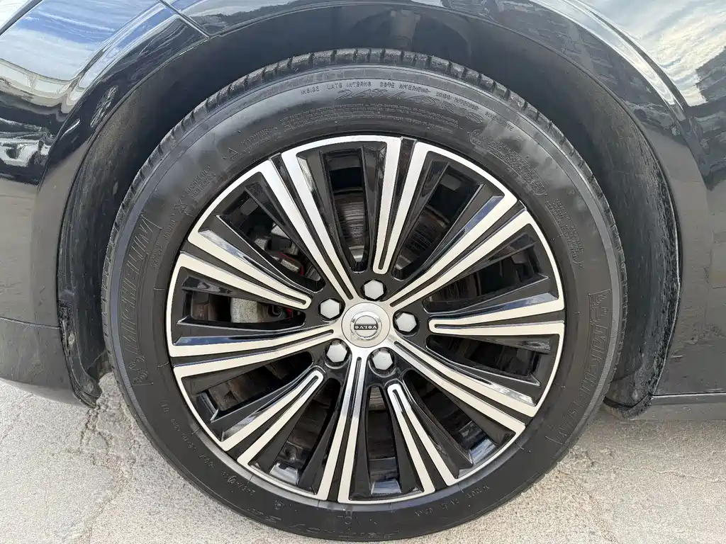 Volvo S90 — фото 3