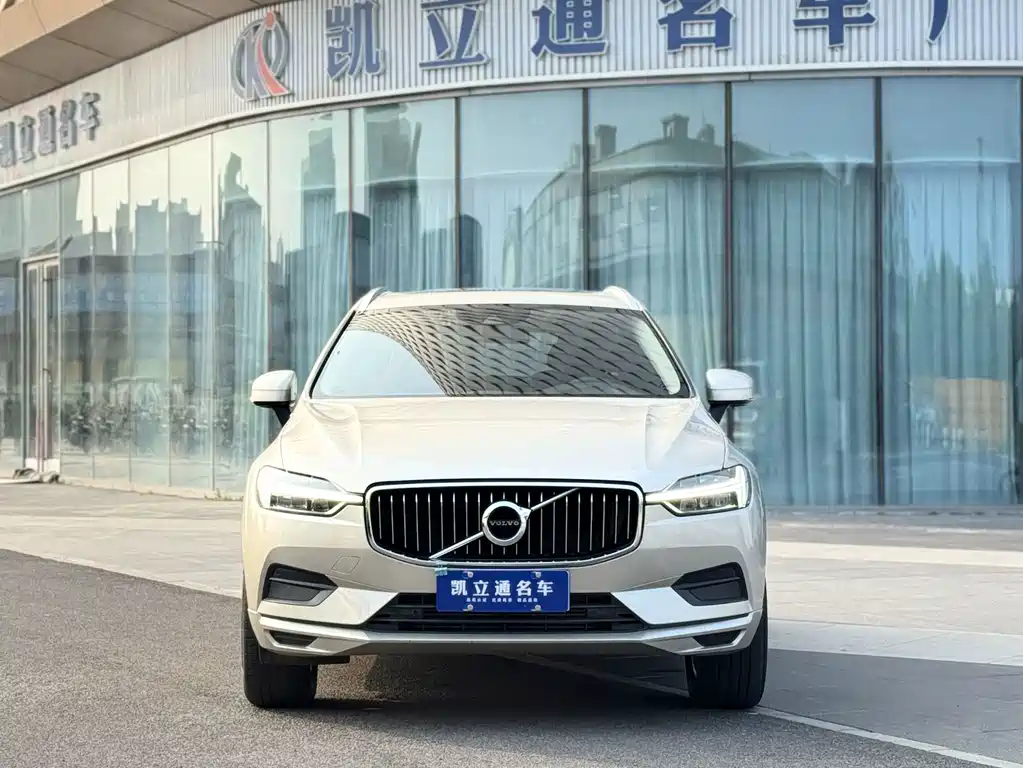 Volvo XC60 — фото 2