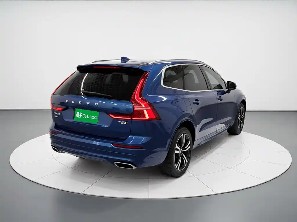Volvo XC60 — фото 5