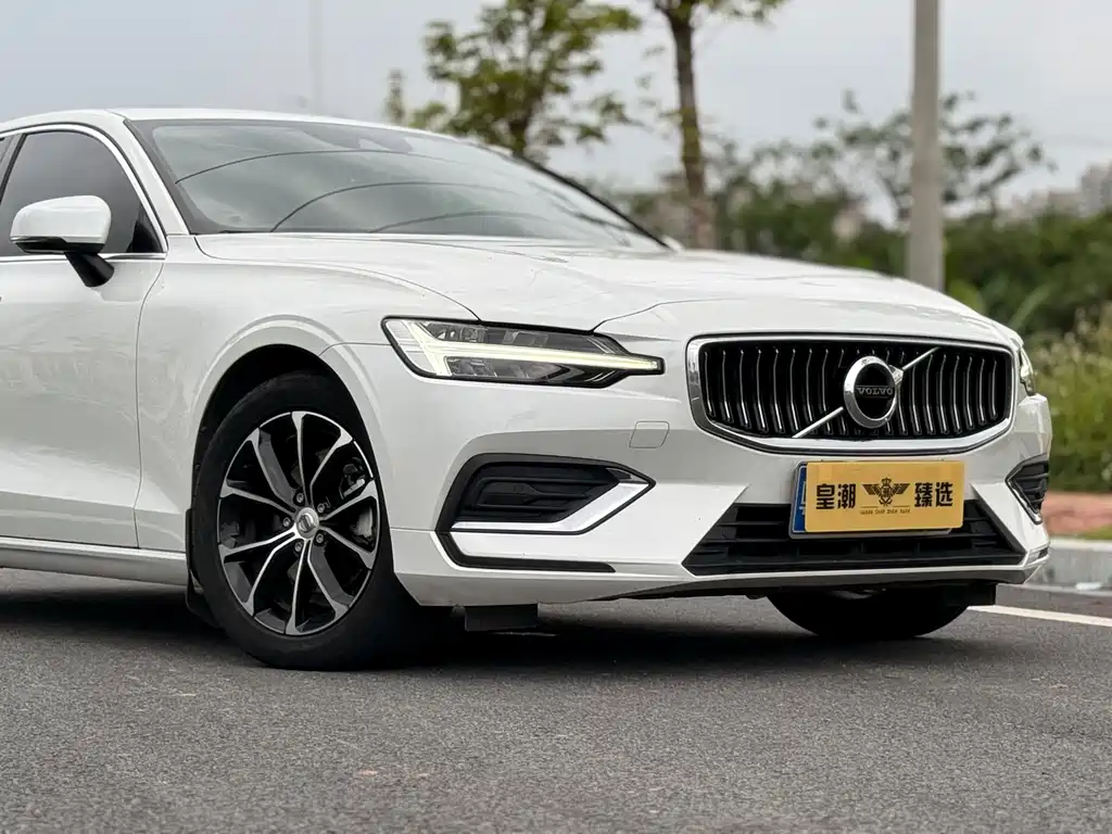 Volvo S60 — фото 15