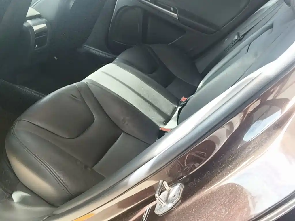 Volvo S60 — фото 17