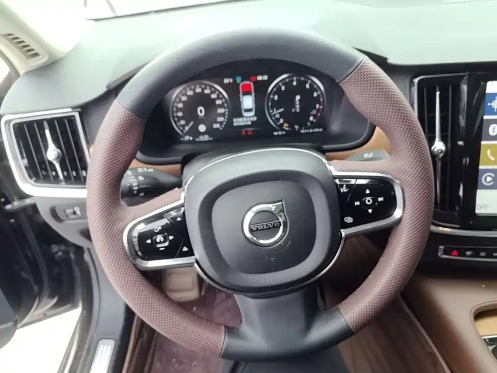 Volvo S90 — фото 11