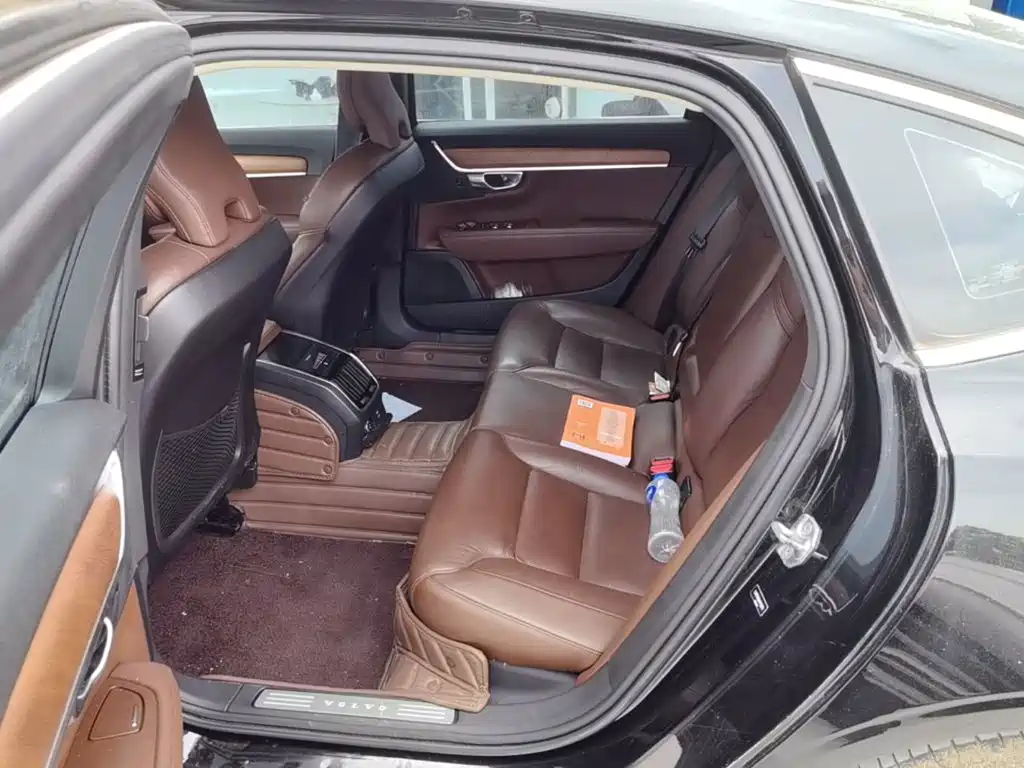 Volvo S90 — фото 17