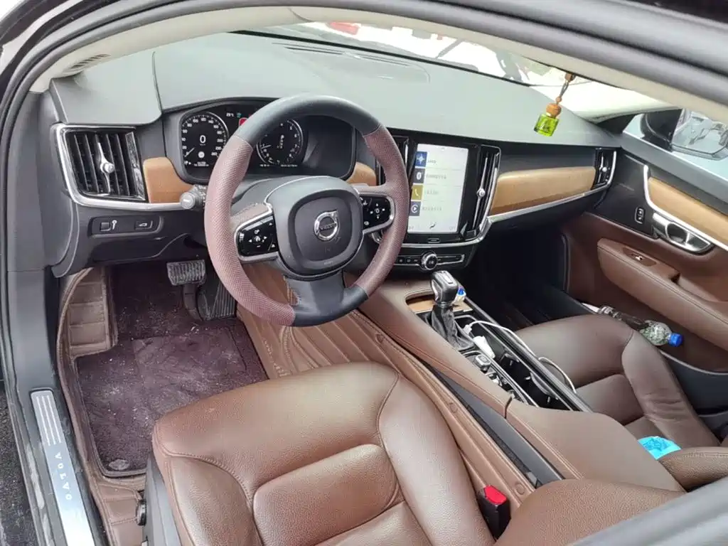 Volvo S90 — фото 10