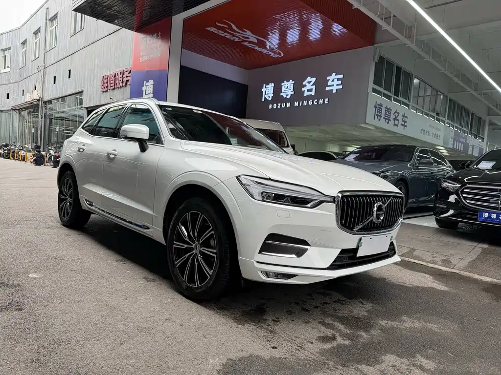 Volvo XC60 — фото 3