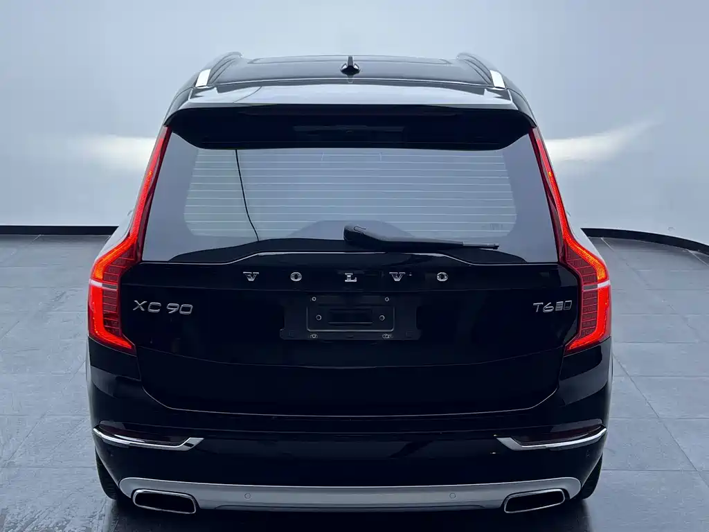 Volvo XC90 — фото 6