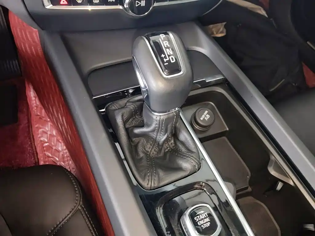 Volvo S60 — фото 14