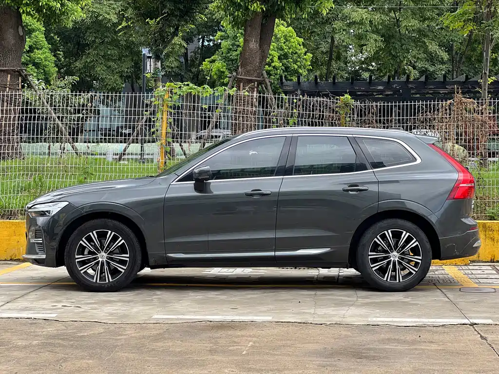 Volvo XC60 — фото 11