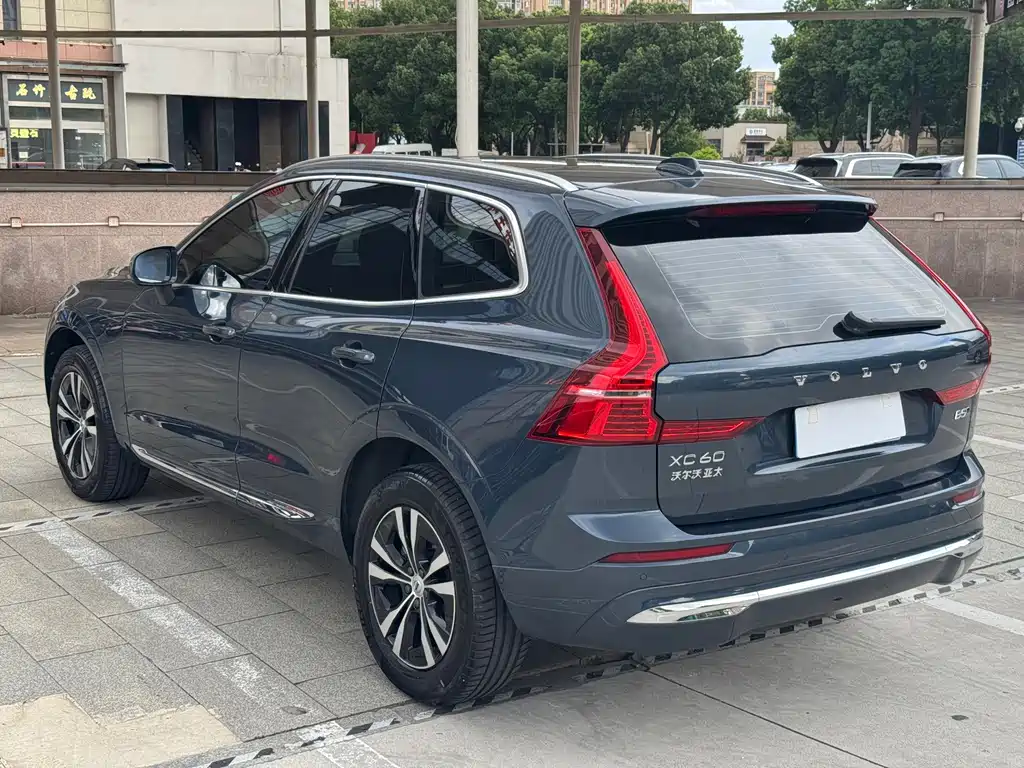 Volvo XC60 — фото 4
