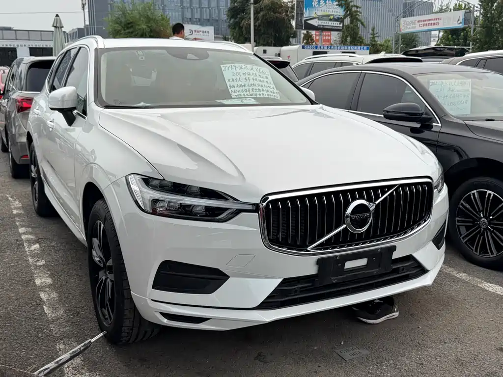Volvo XC60 — фото 3