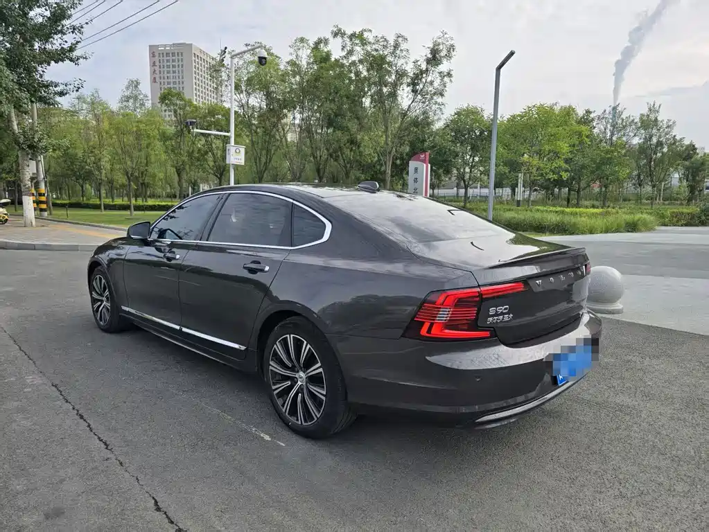 Volvo S90 — фото 4