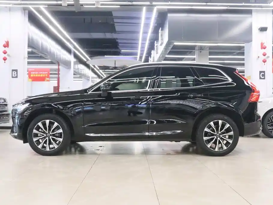 Volvo XC60 — фото 3