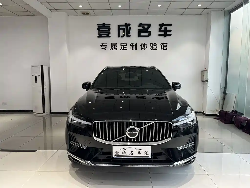 Volvo XC60 — фото 2