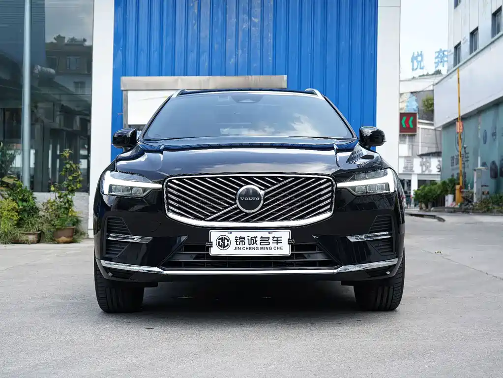 Volvo XC60 — фото 2