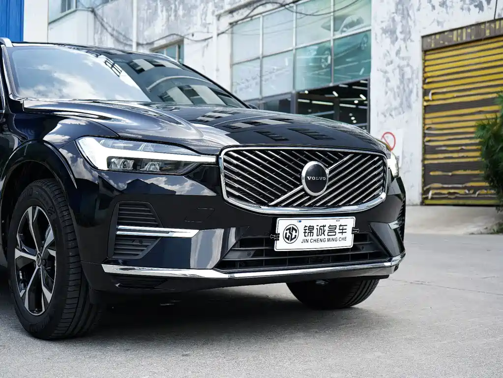 Volvo XC60 — фото 23