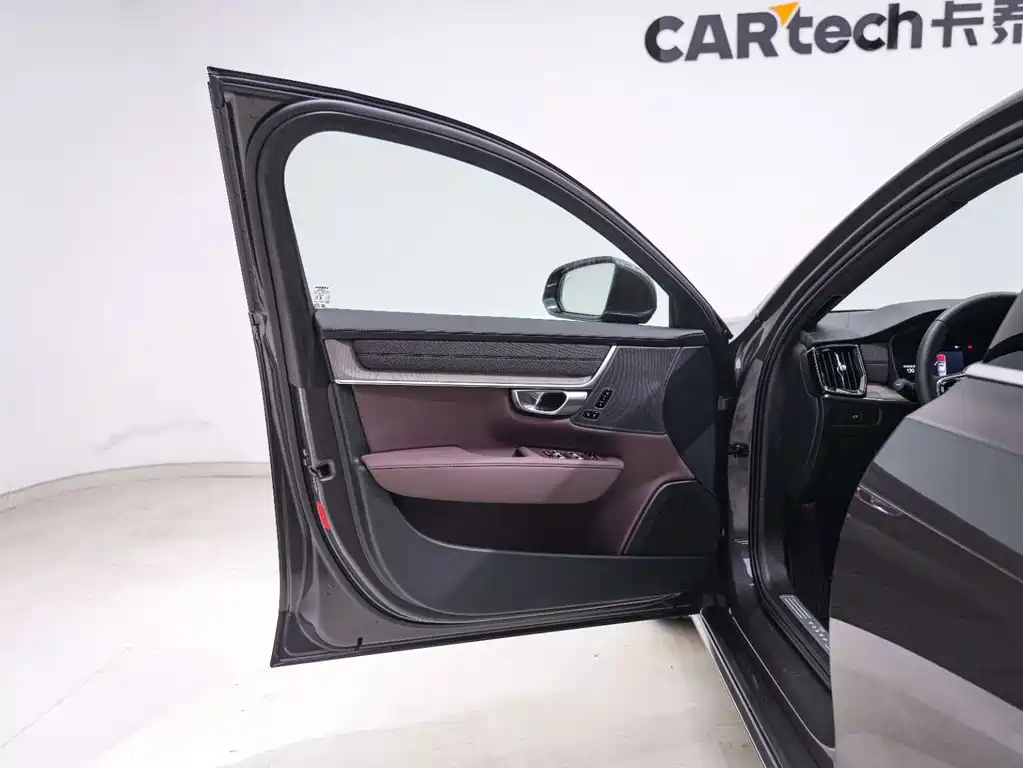Volvo S90 — фото 14