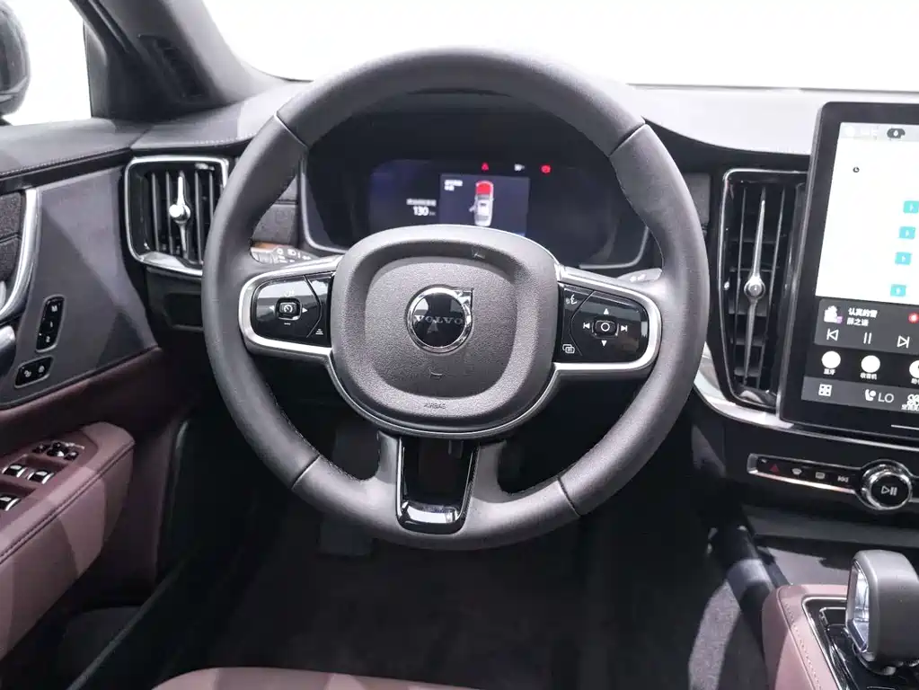 Volvo S90 — фото 17
