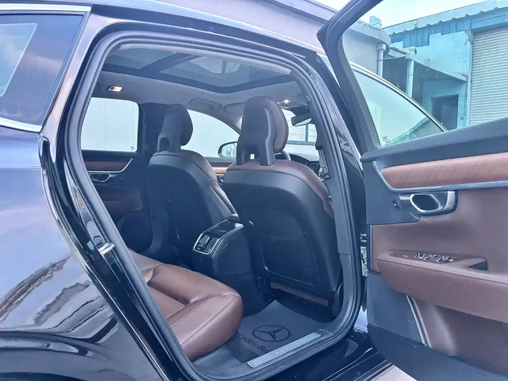 Volvo S90 — фото 10