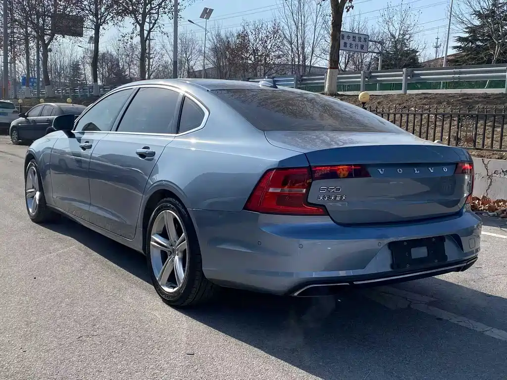 Volvo S90 — фото 4