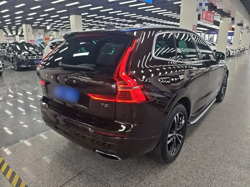 Volvo XC60 — фото 7