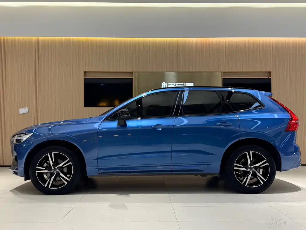 Volvo XC60 — фото 3