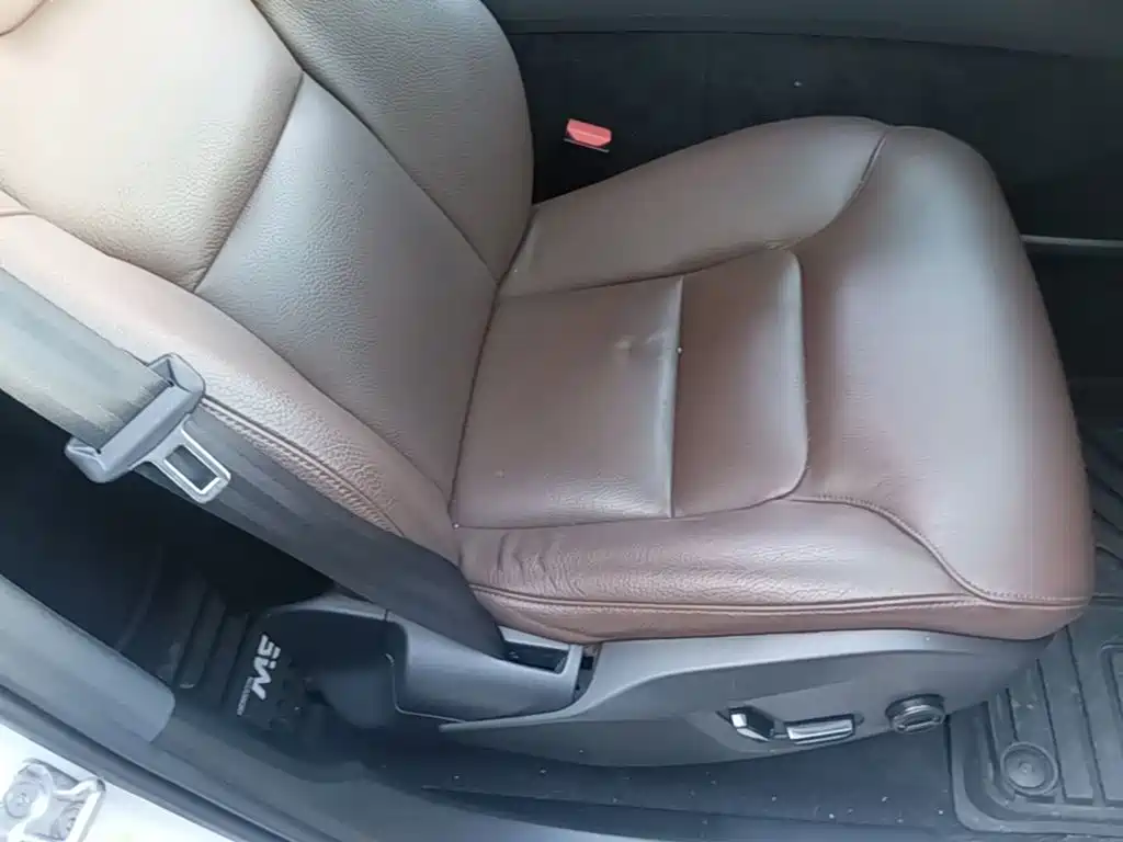 Volvo XC60 — фото 25