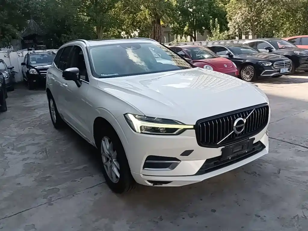 Volvo XC60 — фото 4