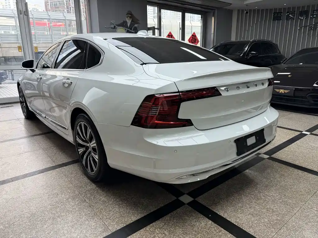 Volvo S90 — фото 4