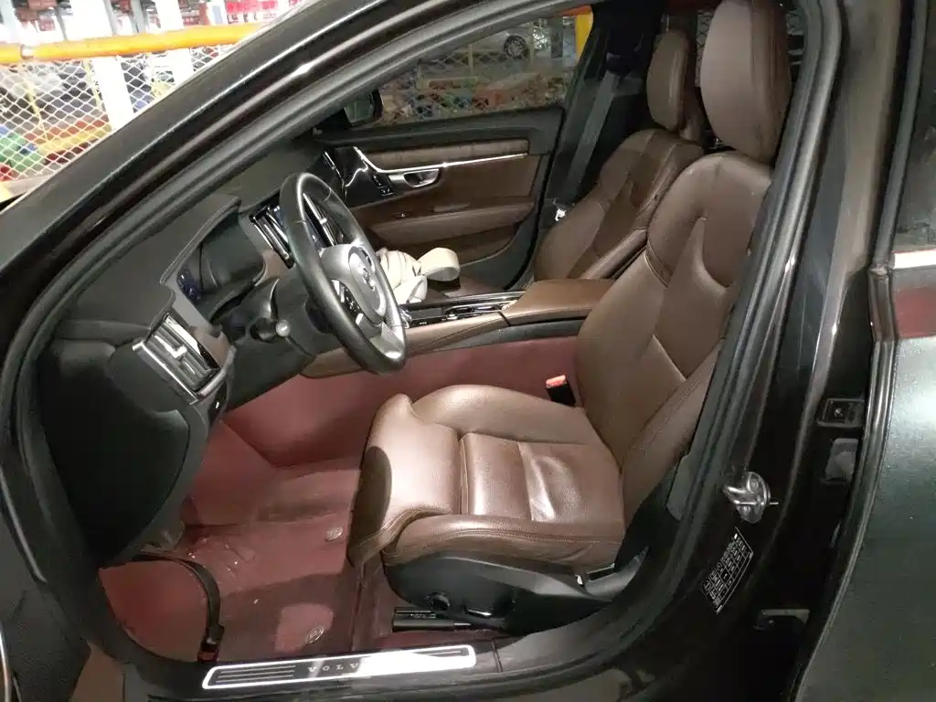 Volvo S90 — фото 11
