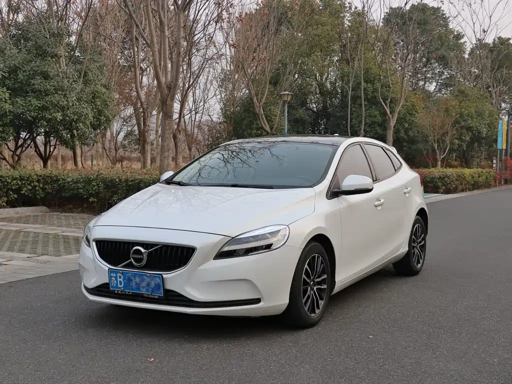 Volvo V40 — фото 2