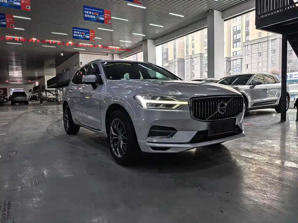 Volvo XC60 — фото 3