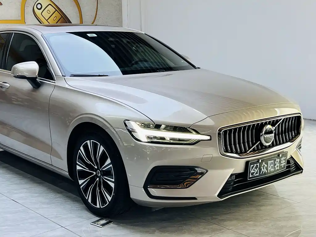 Volvo S60 — фото 4