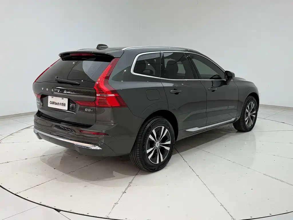 Volvo XC60 — фото 26