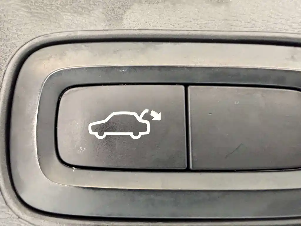 Volvo XC60 — фото 27