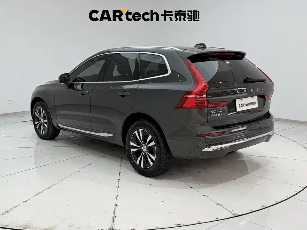 Volvo XC60 — фото 7