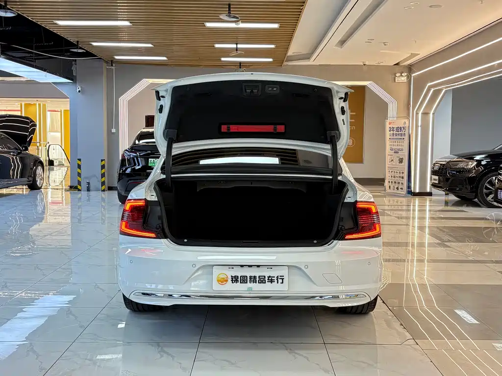 Volvo S90 — фото 23