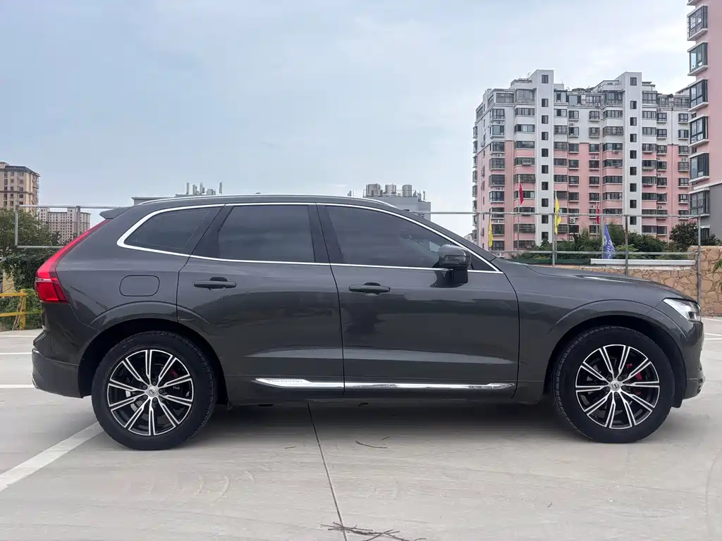 Volvo XC60 — фото 4