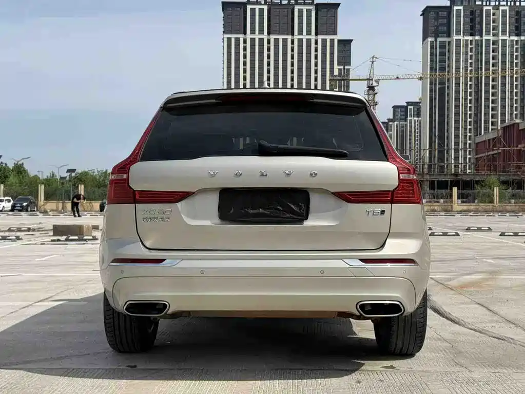 Volvo XC60 — фото 2