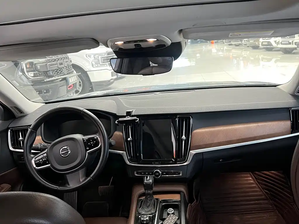 Volvo S90 — фото 8