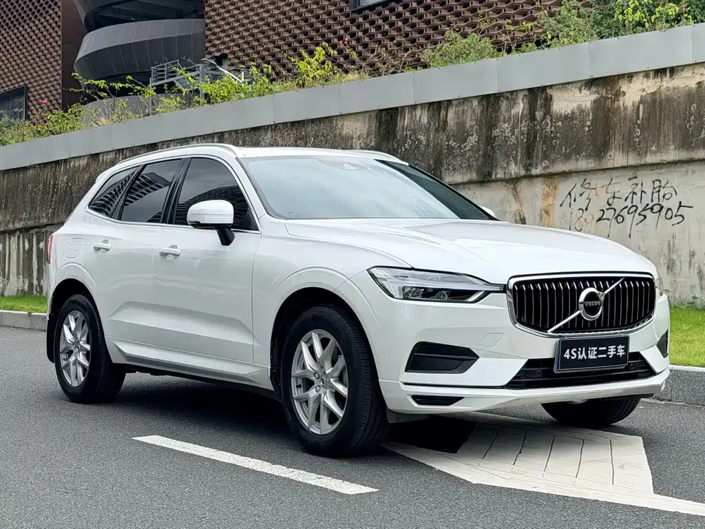Volvo XC60 — фото 2