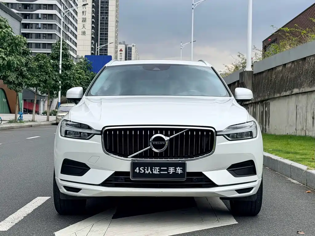 Volvo XC60 — фото 3