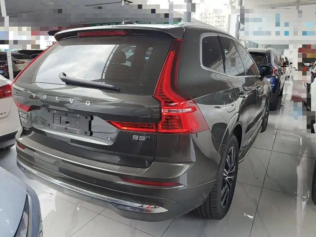 Volvo XC60 — фото 7
