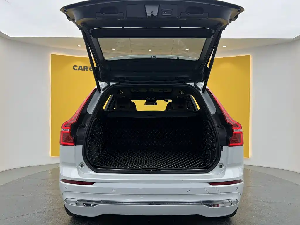 Volvo XC60 — фото 4