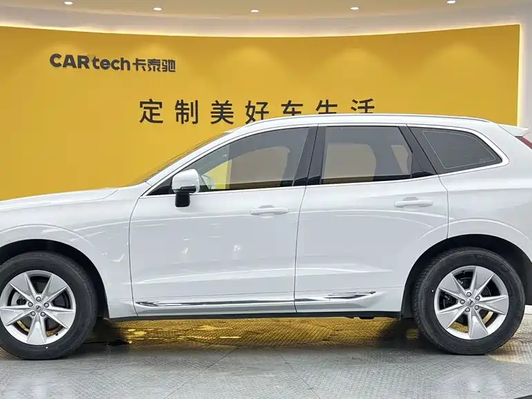 Volvo XC60 — фото 8