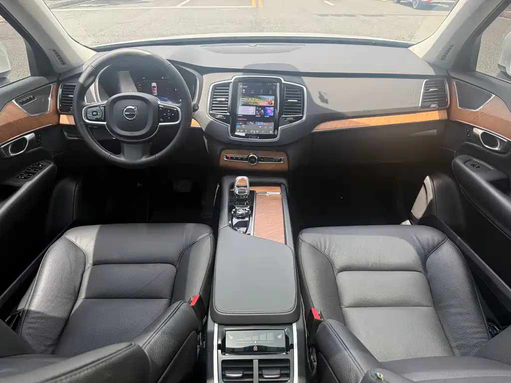 Volvo XC90 — фото 13