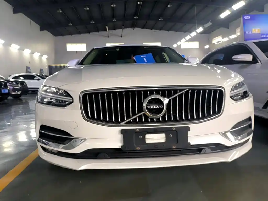 Volvo S90 — фото 3