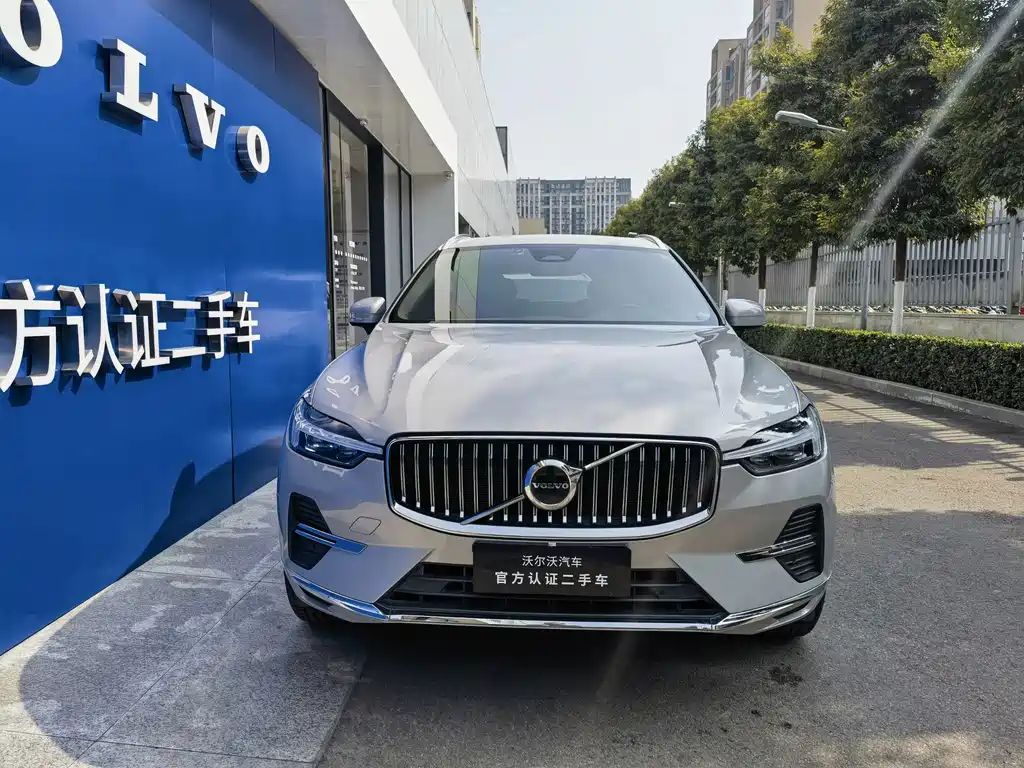 Volvo XC60 — фото 2