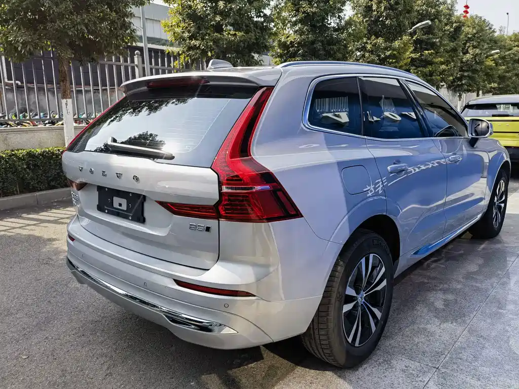 Volvo XC60 — фото 5