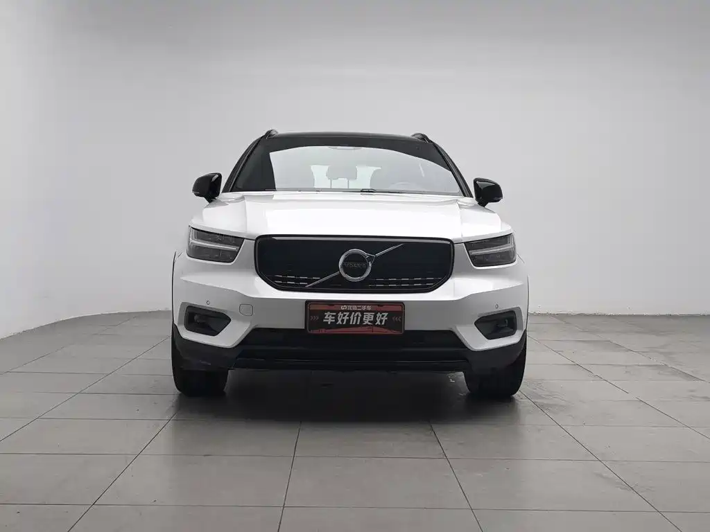 Volvo XC40 — фото 3
