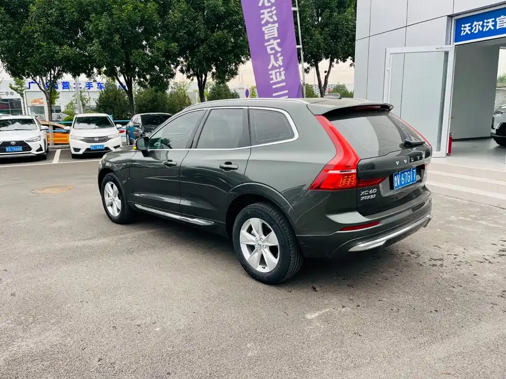 Volvo XC60 — фото 4